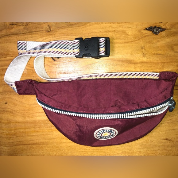 Kipling Pria Sangria Varsity Waist Pack/Fanny Pack - Picture 4 of 6